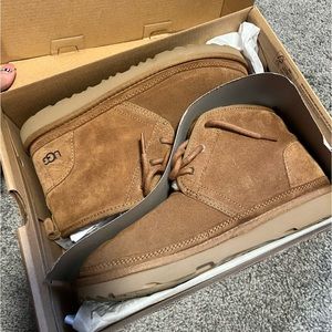 COPY - Neumel UGGs (size 6 in BIG KIDS)